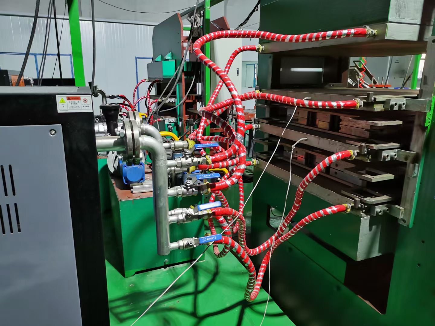 模溫機快速接頭的種類、功能及注意事項