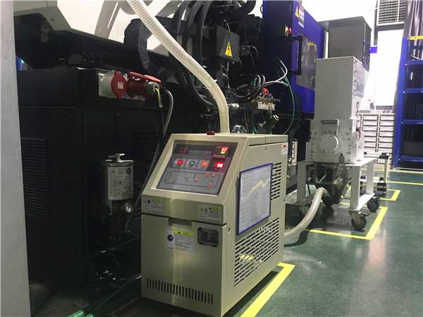 運水式模溫機溫度與壓力有什么關(guān)系？「歐能機械」安全有保障