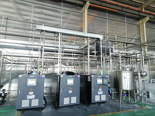 新材料生產真空干燥機模溫機