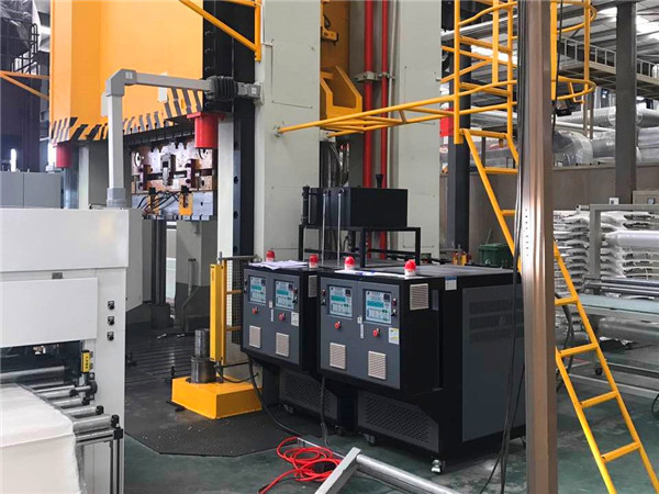 玻璃鋼模具用油溫機為什么要分上下控溫「歐能機械」分享揭秘