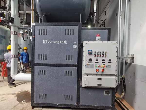 醫(yī)藥中間體反應(yīng)釜控溫化工專用防爆油溫機