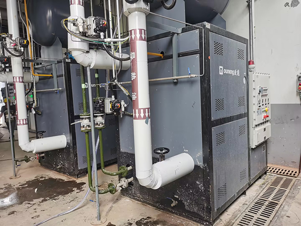 醫(yī)藥中間體反應(yīng)釜控溫化工專用防爆油溫機