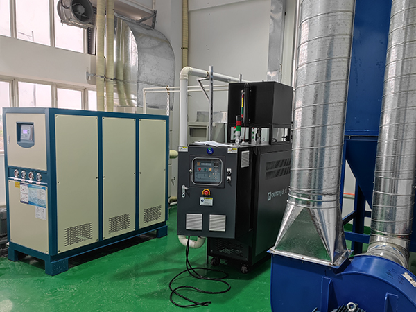 高溫反應釜油溫機控溫，打造高品質(zhì)產(chǎn)品