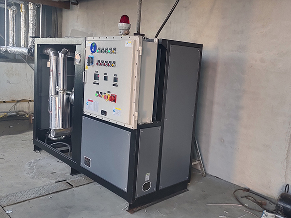 醫(yī)藥中間體反應(yīng)釜防爆電加熱導(dǎo)熱油爐